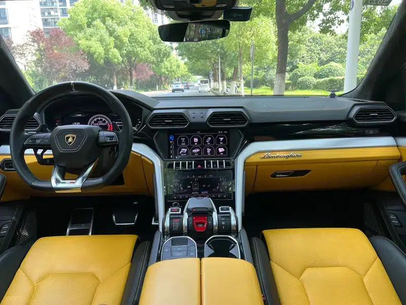 2018 Urus 4.0T V8 — миниатюра 14