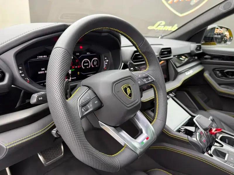 2025 Urus SE 4.0T Standard Edition — миниатюра 12