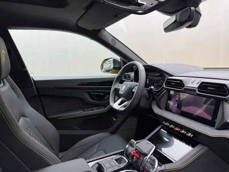2025 Urus SE 4.0T Standard Edition — миниатюра 13