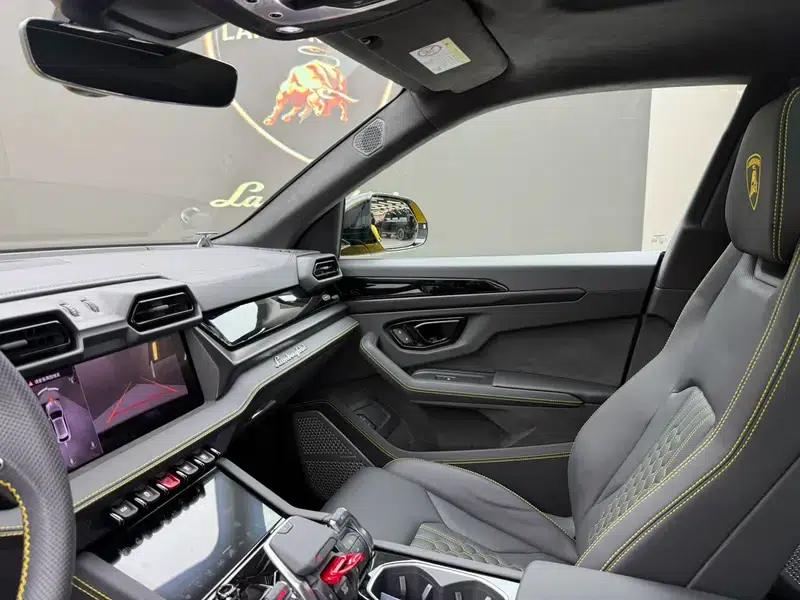 2025 Urus SE 4.0T Standard Edition — миниатюра 14
