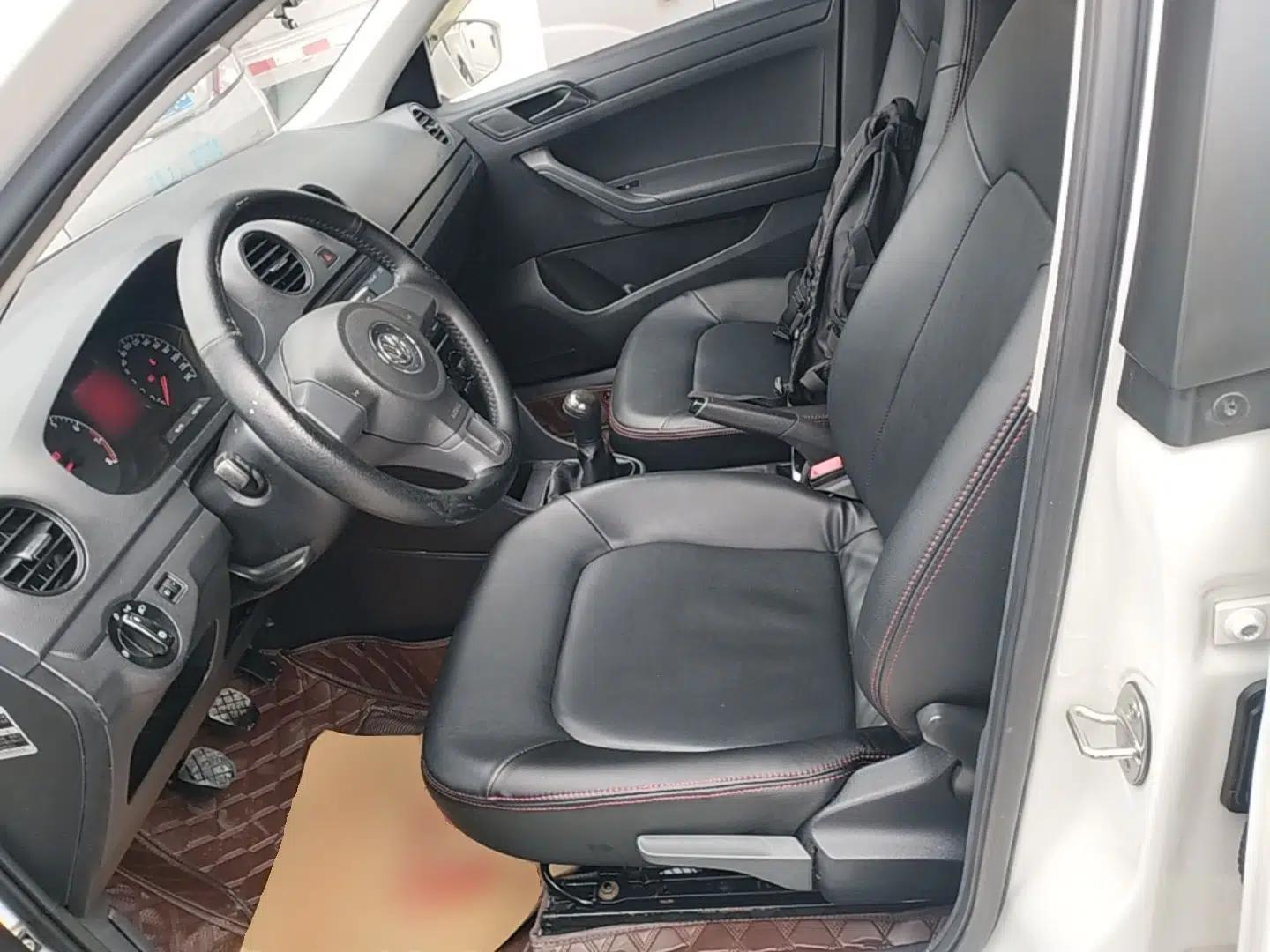 Volkswagen Jetta 2015 Zhuihui Edition 1.4L Manual Fashion Model — миниатюра 17