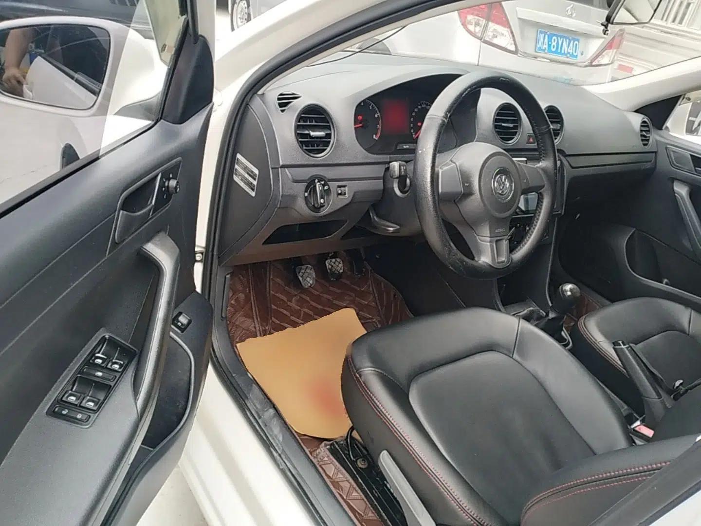 Volkswagen Jetta 2015 Zhuihui Edition 1.4L Manual Fashion Model — миниатюра 18
