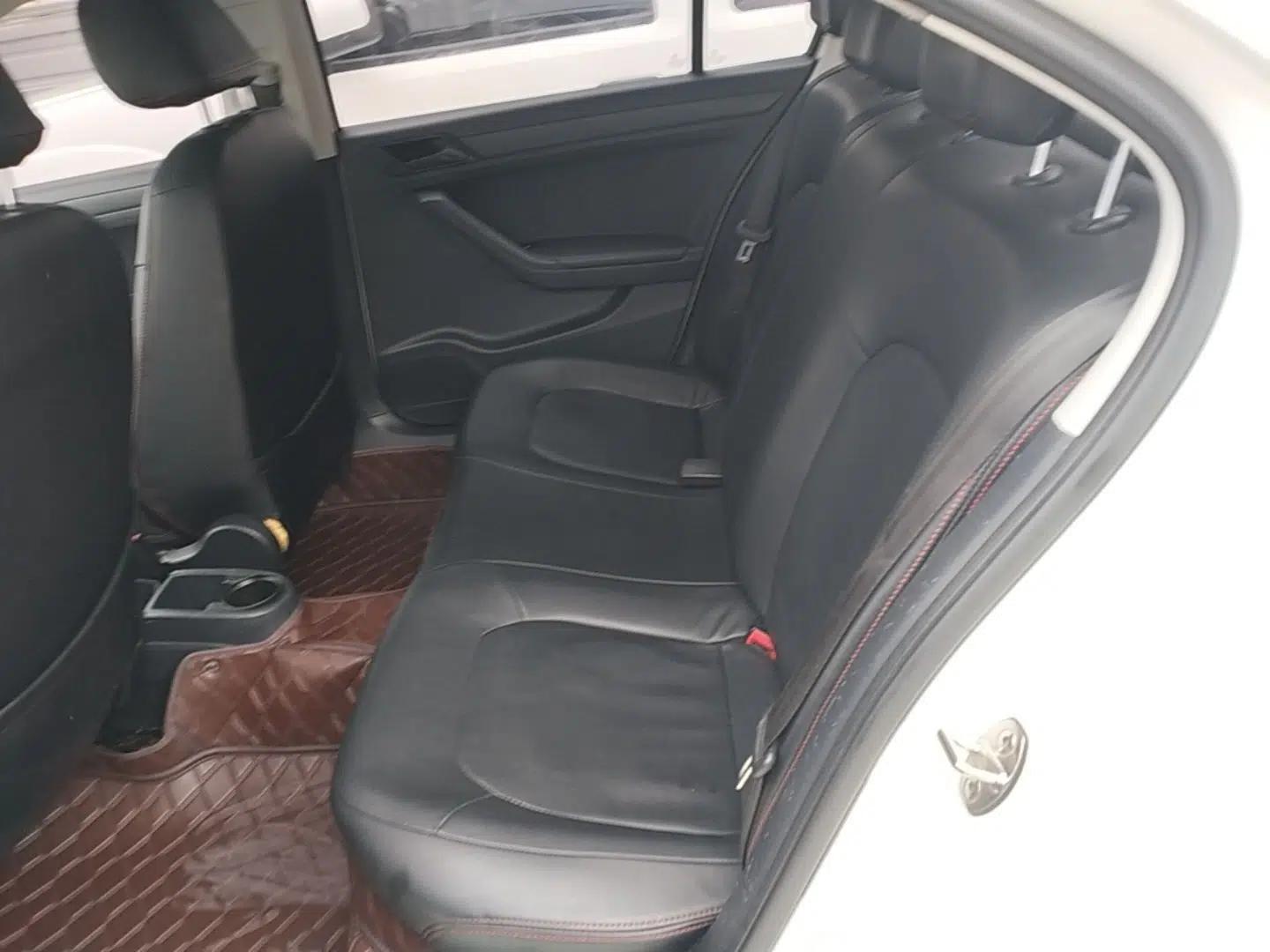 Volkswagen Jetta 2015 Zhuihui Edition 1.4L Manual Fashion Model — миниатюра 20