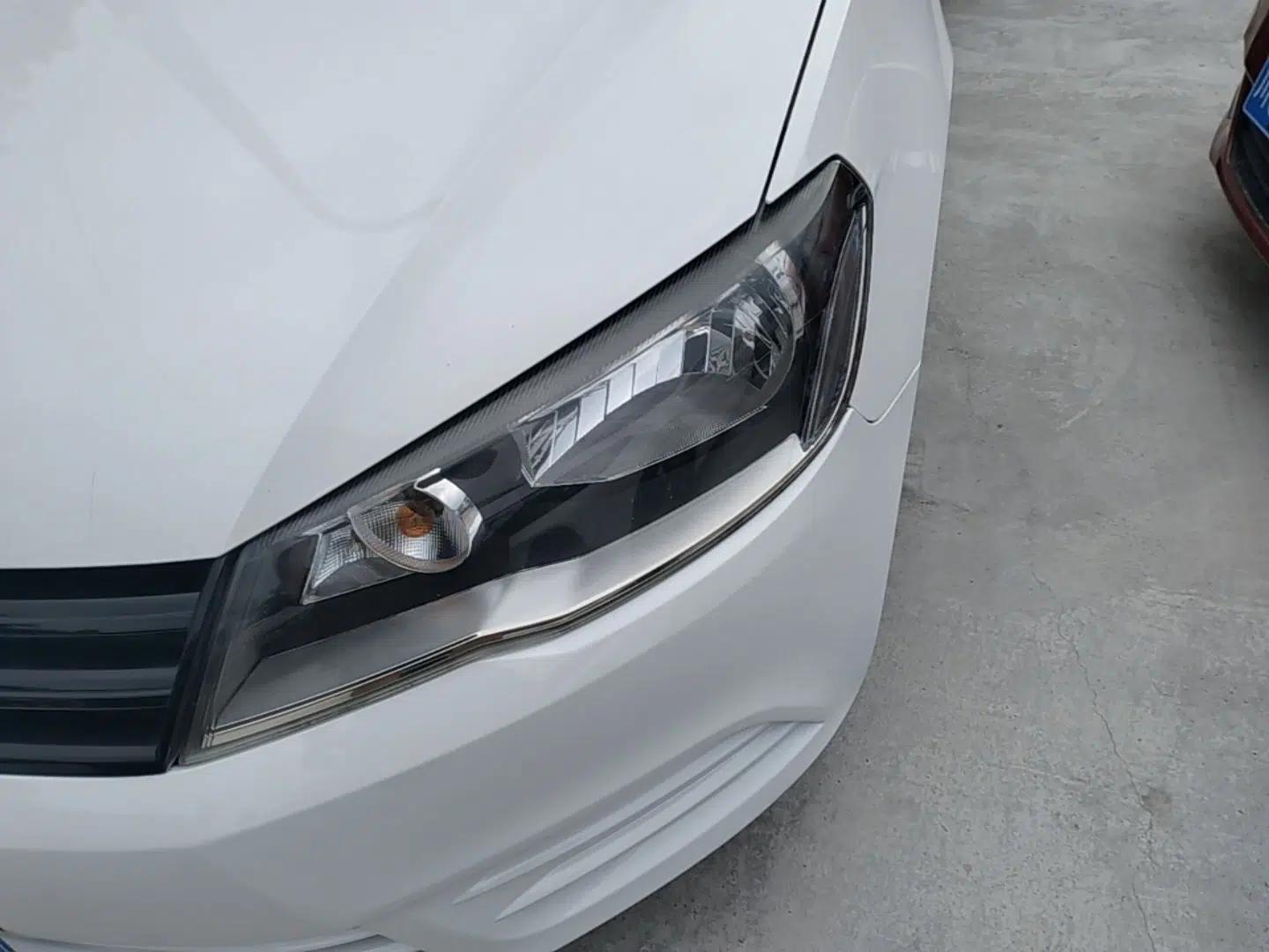 Volkswagen Jetta 2015 Zhuihui Edition 1.4L Manual Fashion Model — миниатюра 8