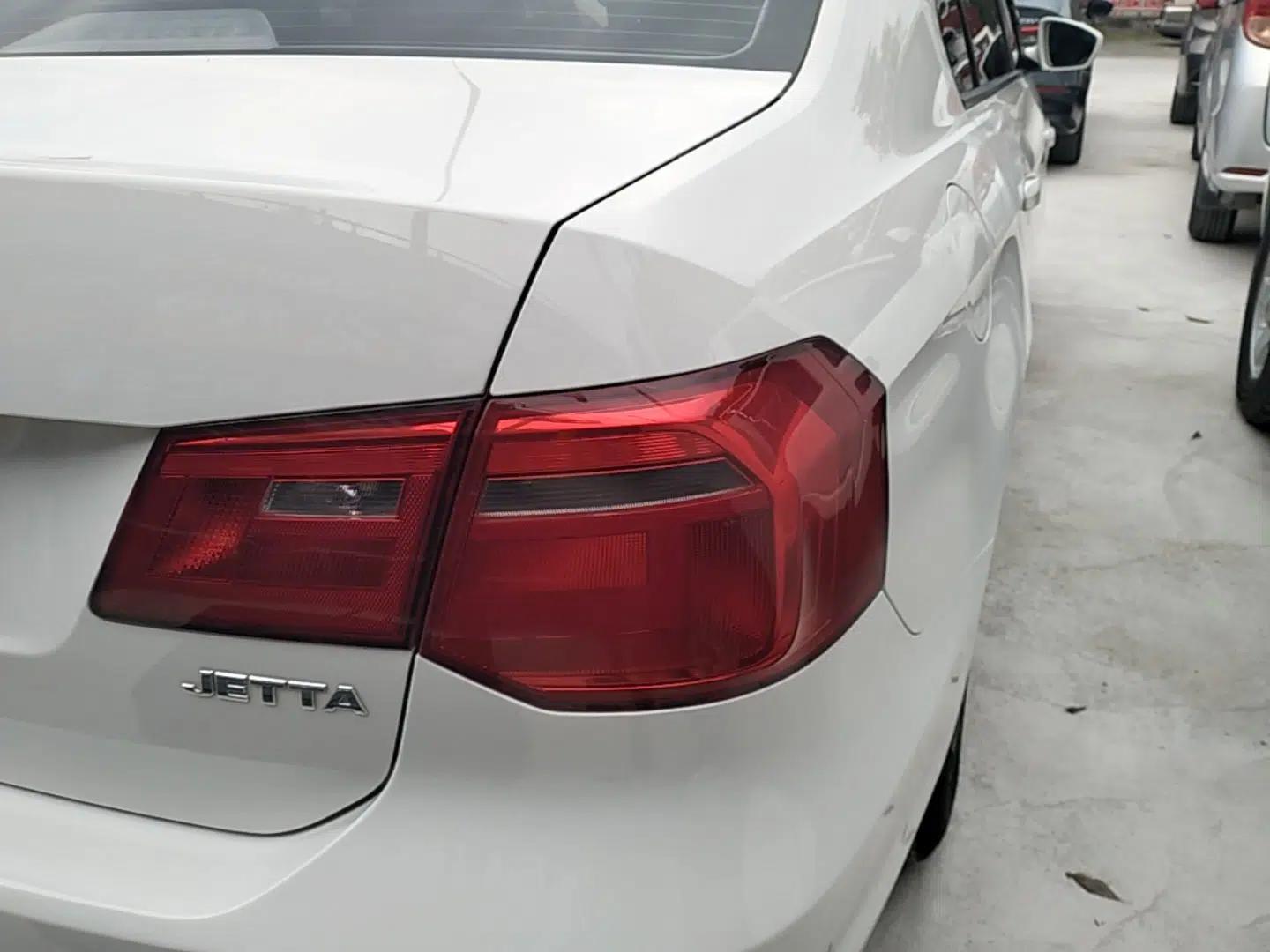 Volkswagen Jetta 2015 Zhuihui Edition 1.4L Manual Fashion Model — миниатюра 9