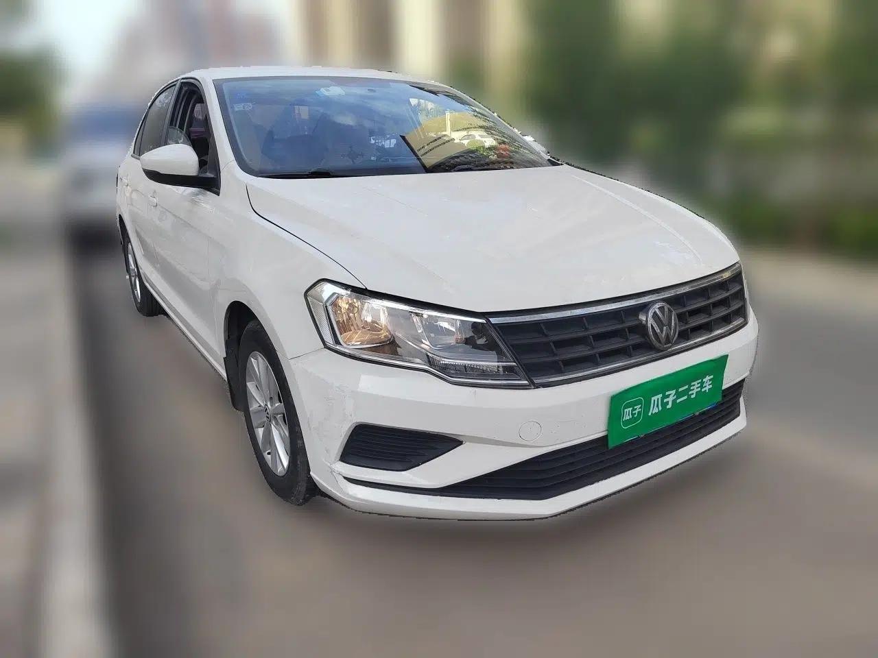 Volkswagen Jetta 2017 1.5L Manual Fashion Edition — миниатюра 3