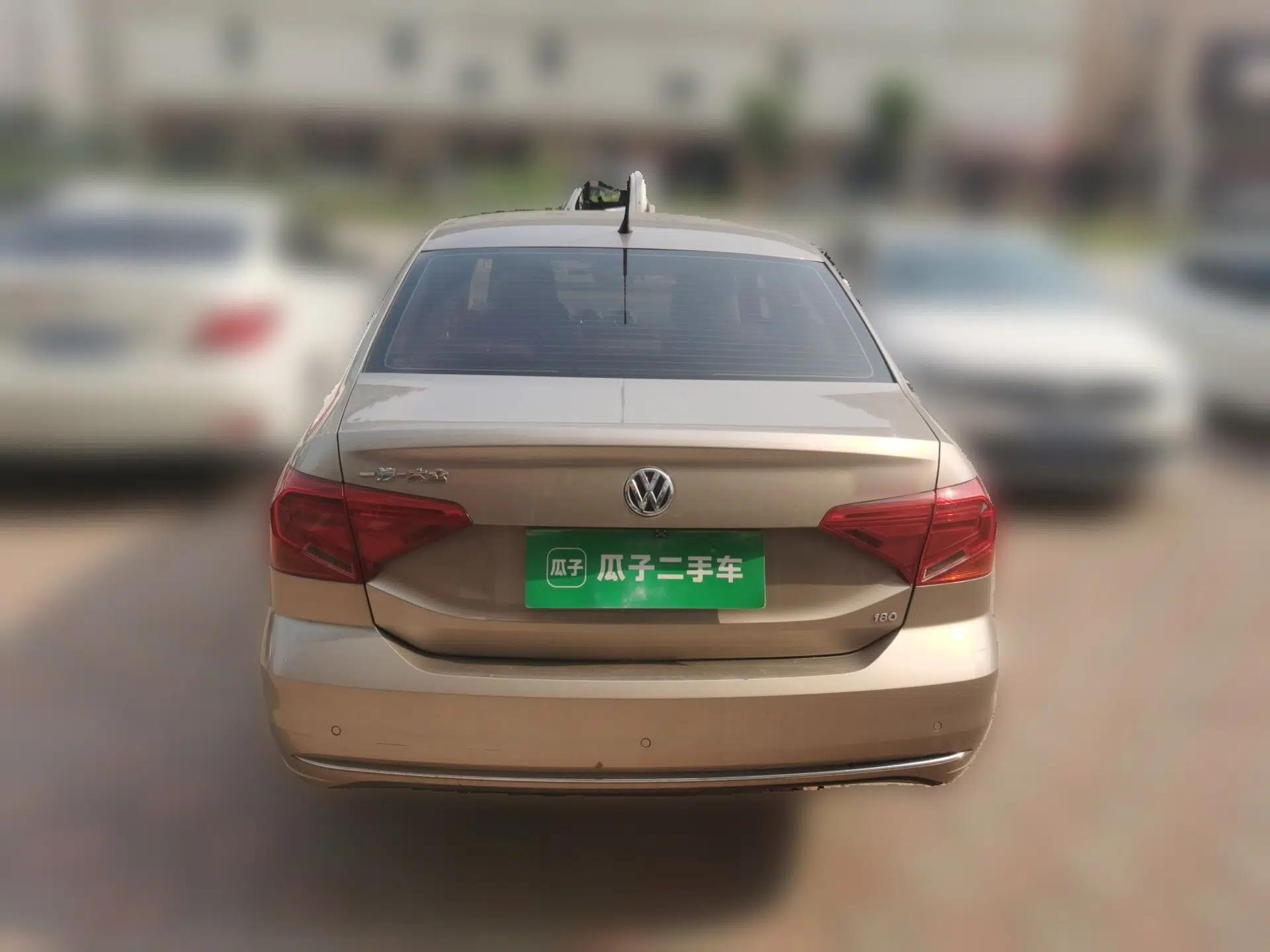 Volkswagen Jetta 2017 1.5L Manual Comfort Model — миниатюра 5