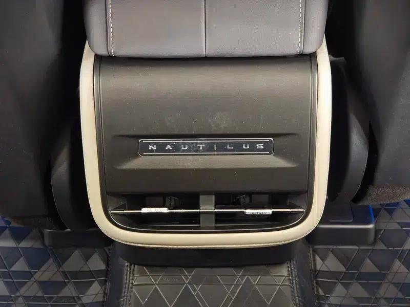 Navigator 2023 2.0T AWD Premium Edition — миниатюра 11
