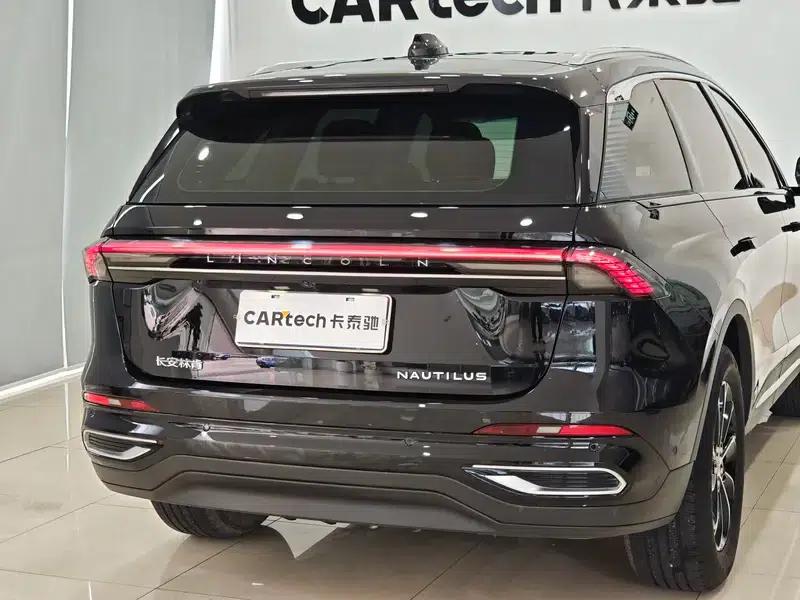 Navigator 2023 2.0T AWD Premium Edition — миниатюра 9