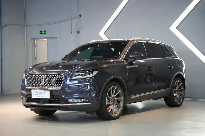 Navigator 2021 2.7T AWD Premium Edition — миниатюра 1