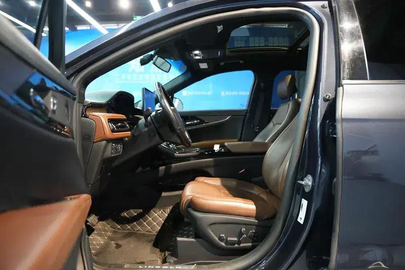 Navigator 2021 2.7T AWD Premium Edition — миниатюра 19