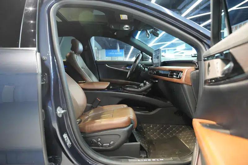 Navigator 2021 2.7T AWD Premium Edition — миниатюра 20