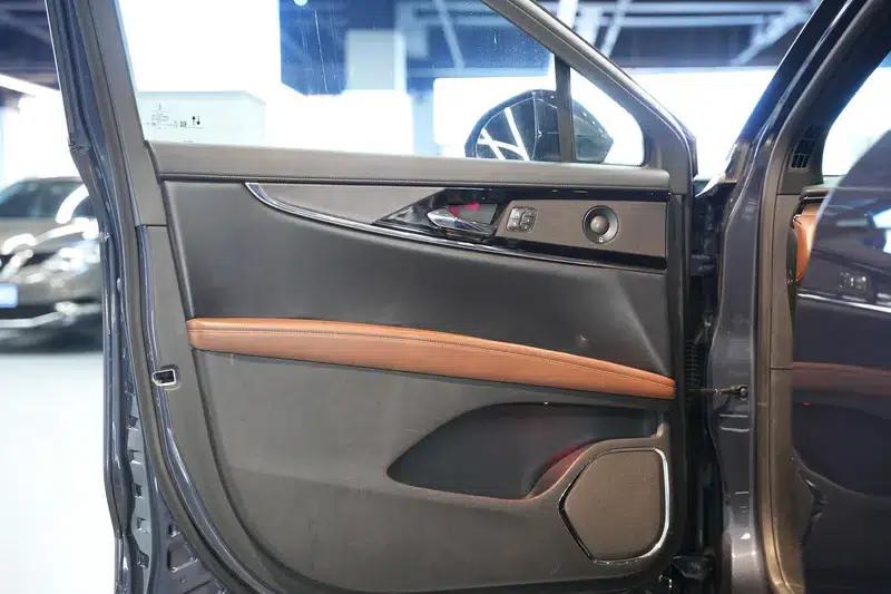 Navigator 2021 2.7T AWD Premium Edition — миниатюра 22