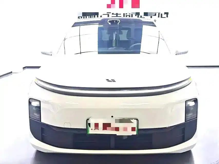 Li Auto L6 2025 Max Intelligent Renewal Edition — миниатюра 2
