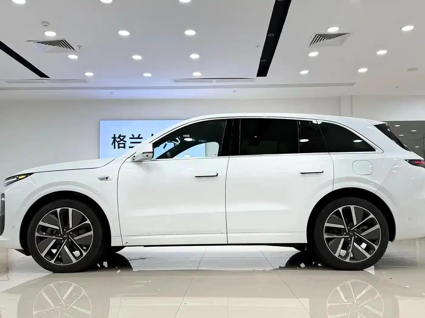 Li Auto L6 2025 Max Intelligent Renewal Edition — миниатюра 2