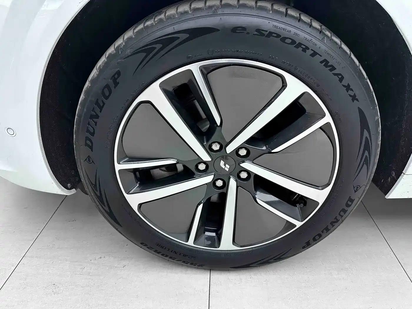 Li Auto L6 2024 Max — миниатюра 4
