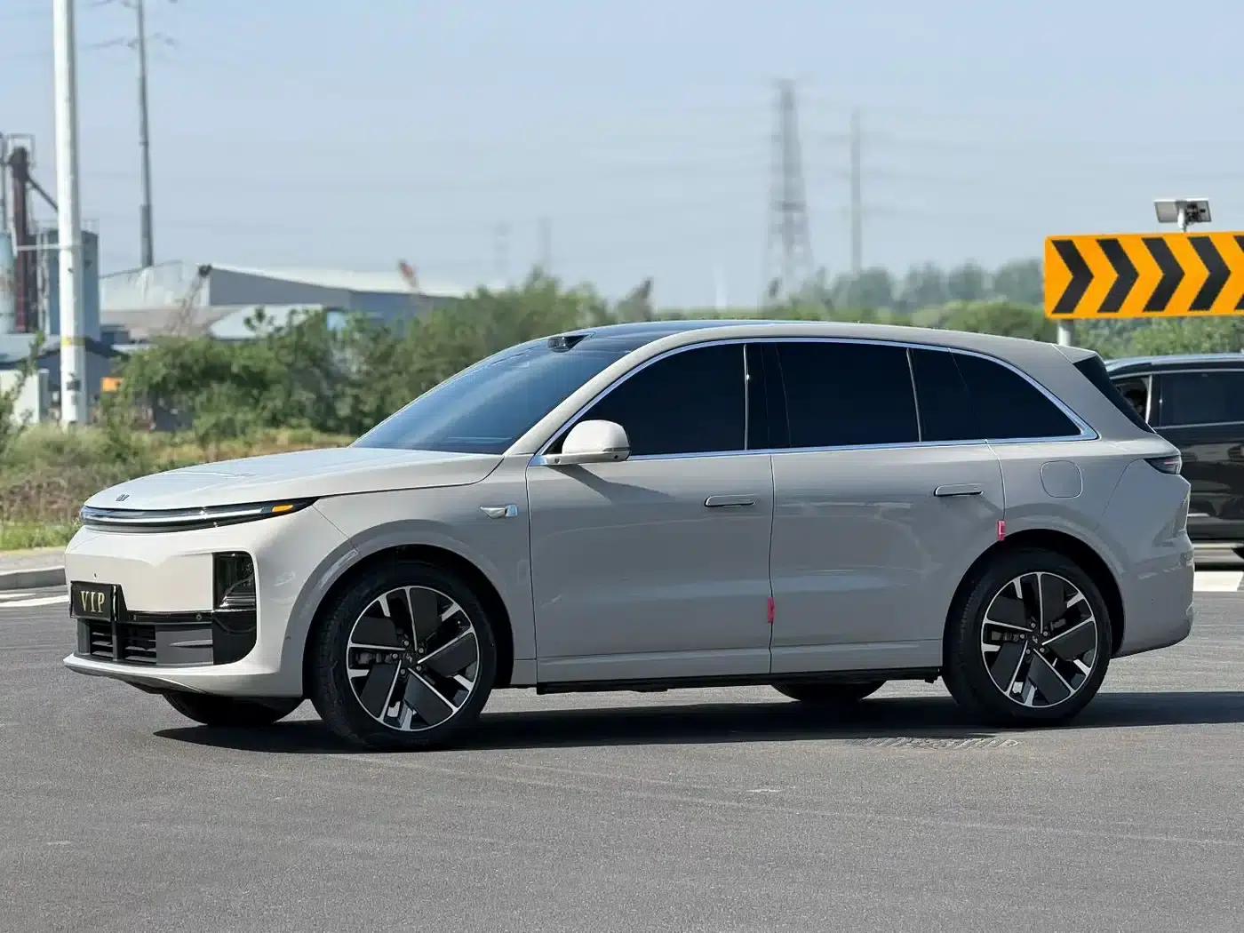 Li Auto L6 2025 Max Intelligent Renewal Edition — миниатюра 1