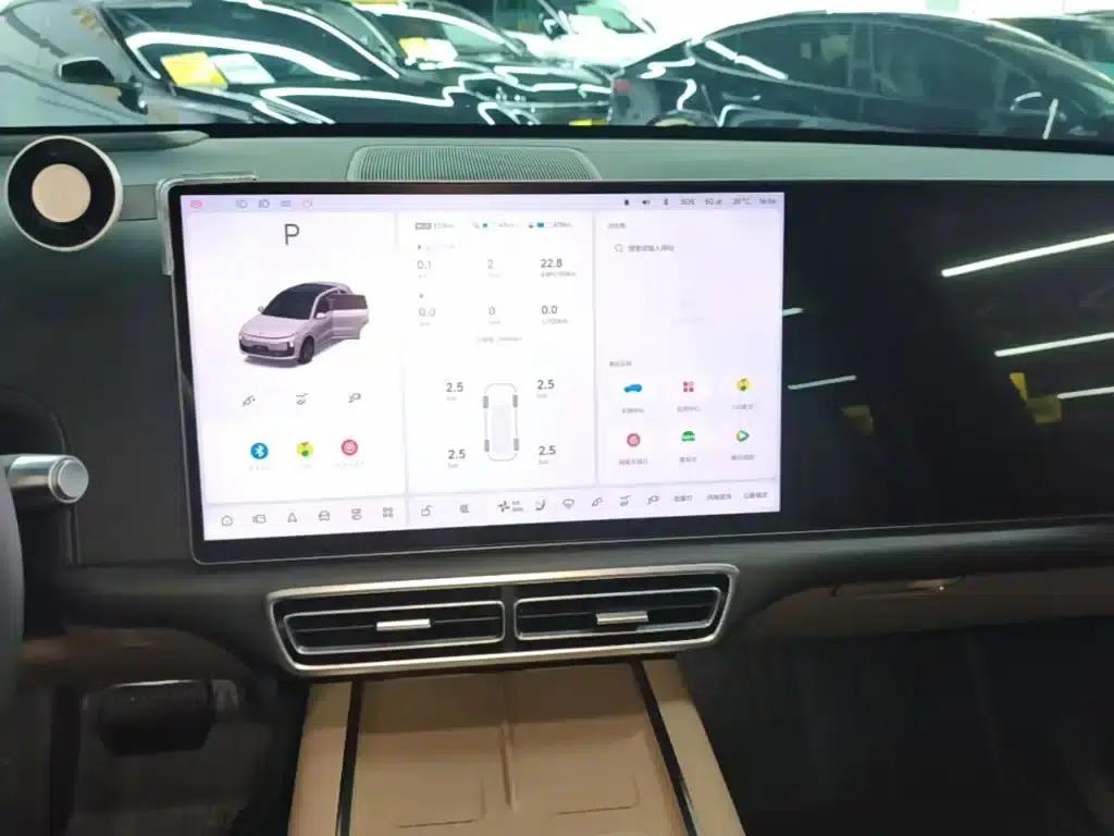 Li Auto L6 2025 Pro Smart Renewal Edition — миниатюра 13