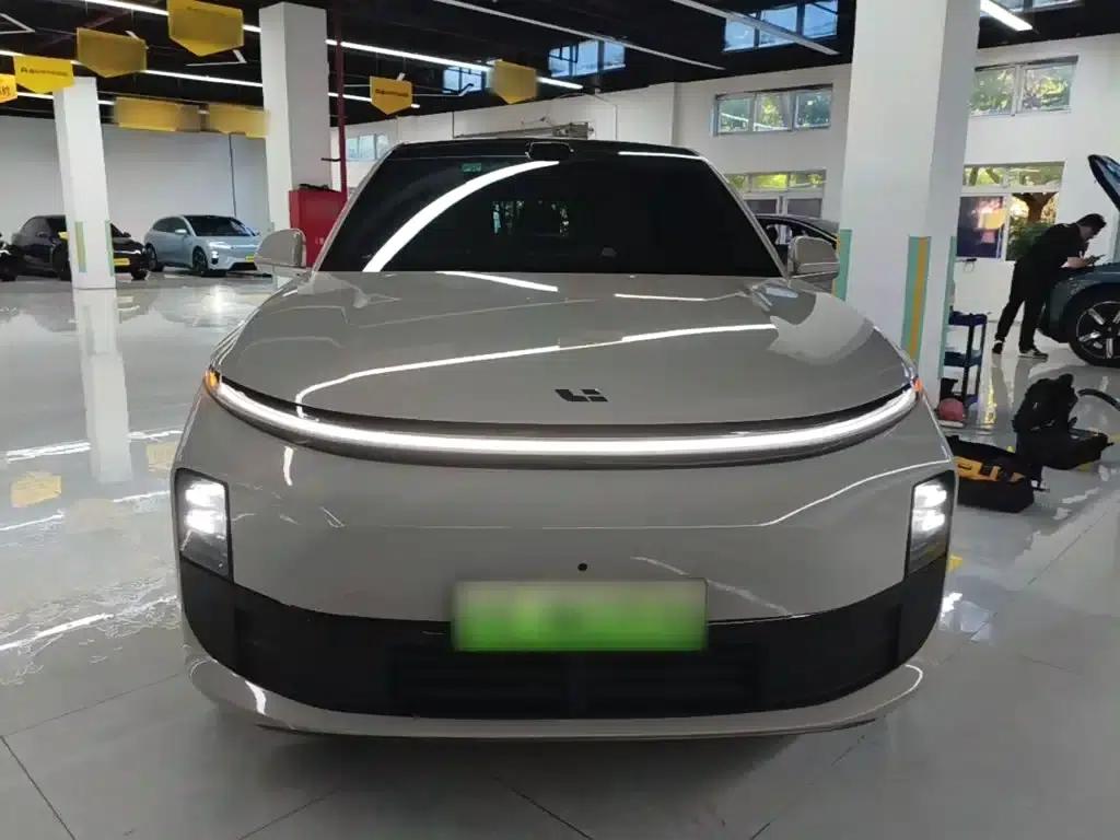 Li Auto L6 2025 Pro Smart Renewal Edition — миниатюра 3