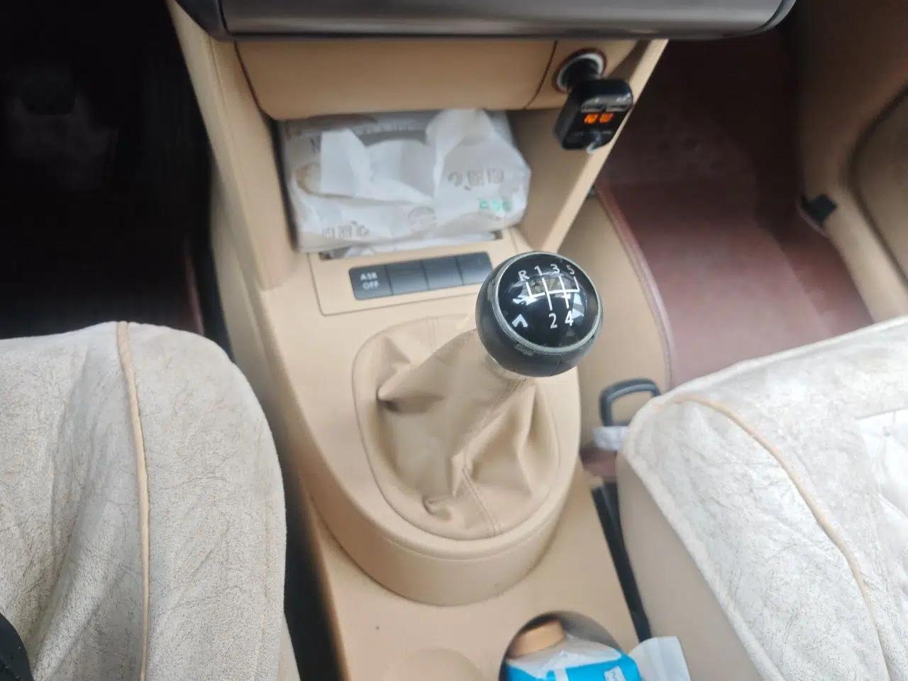 Volkswagen Touran 2011 1.4T Manual ZhiShang Edition 5-seater — миниатюра 14