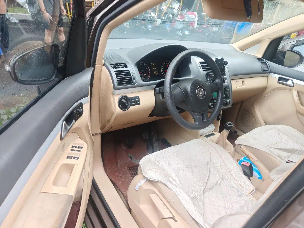 Volkswagen Touran 2011 1.4T Manual ZhiShang Edition 5-seater — миниатюра 16