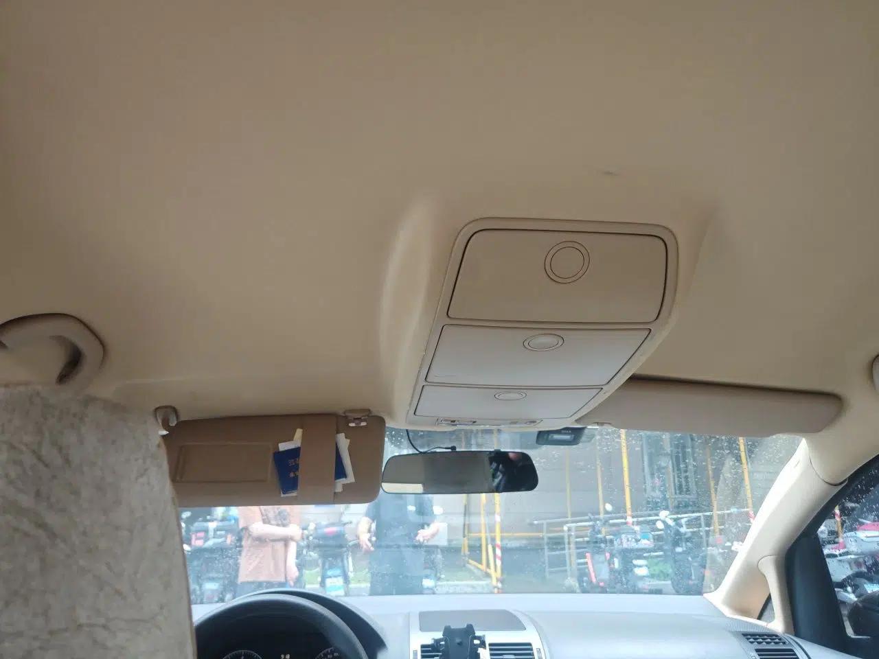Volkswagen Touran 2011 1.4T Manual ZhiShang Edition 5-seater — миниатюра 18
