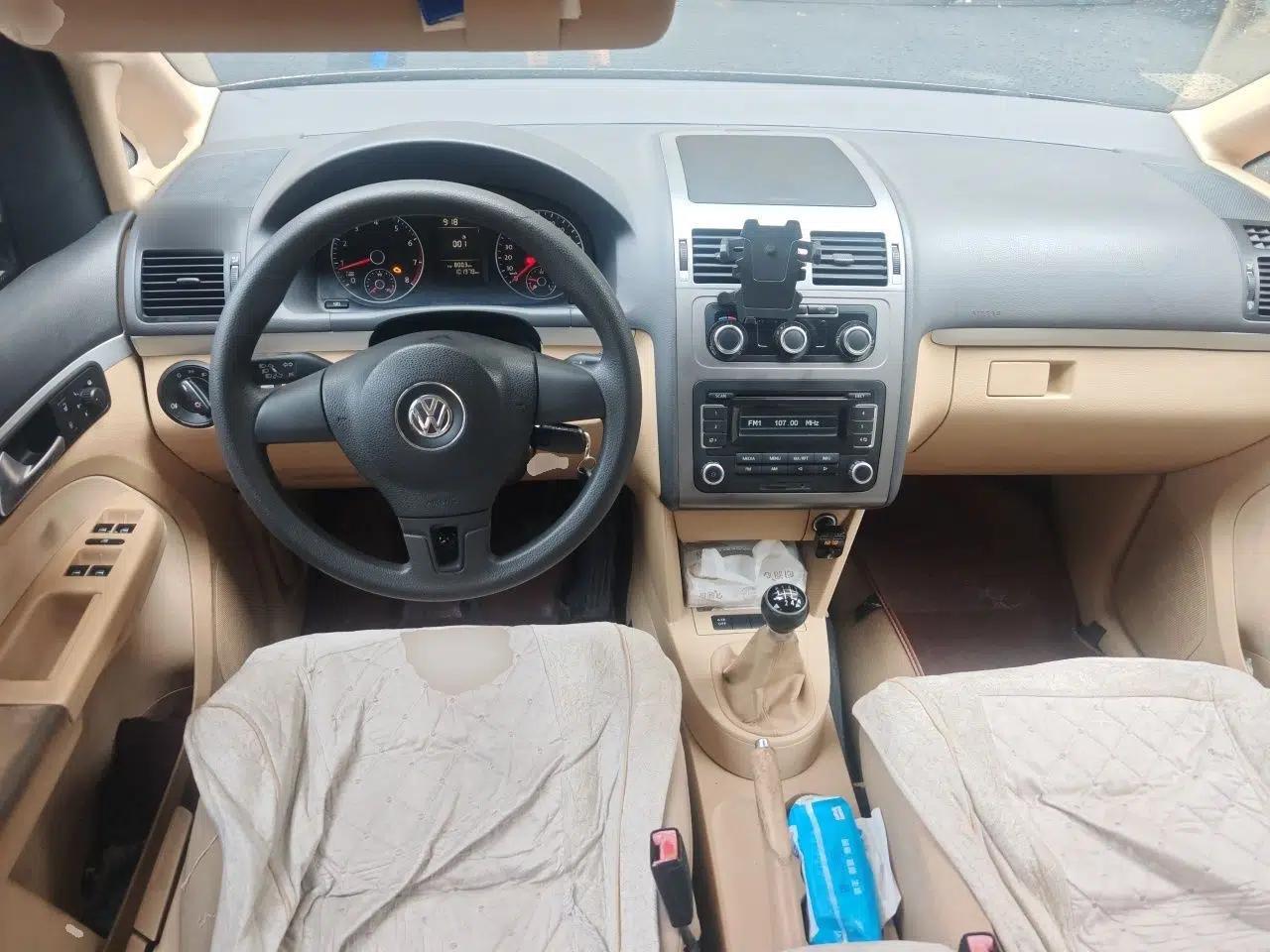Volkswagen Touran 2011 1.4T Manual ZhiShang Edition 5-seater — миниатюра 9