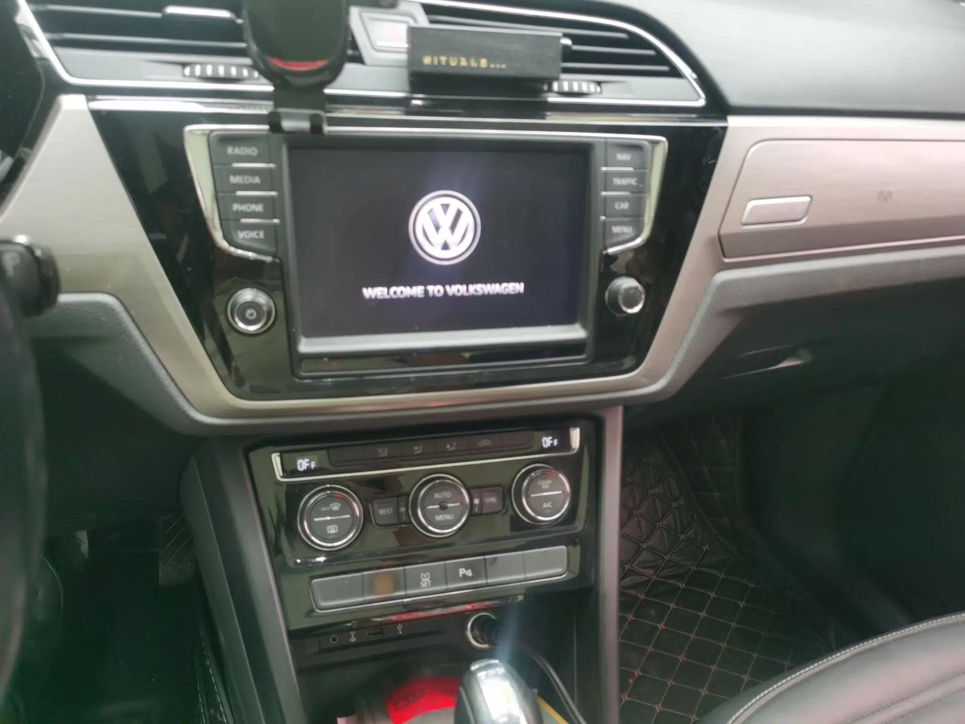 Volkswagen Touran 2018 Volkswagen Touran L 280TSI DSG Boundary Edition 7 Seats China V Emission Standard — миниатюра 12