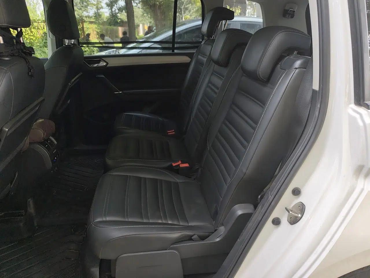 Volkswagen Touran 2021 Touran L 280TSI DSG Comfort Edition 7 Seats — миниатюра 17