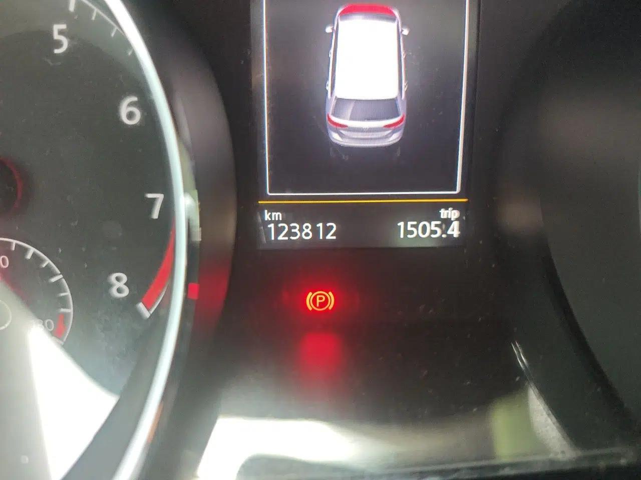 Volkswagen Touran 2016 Volkswagen Touran L 280TSI DSG Luxury Edition — миниатюра 12