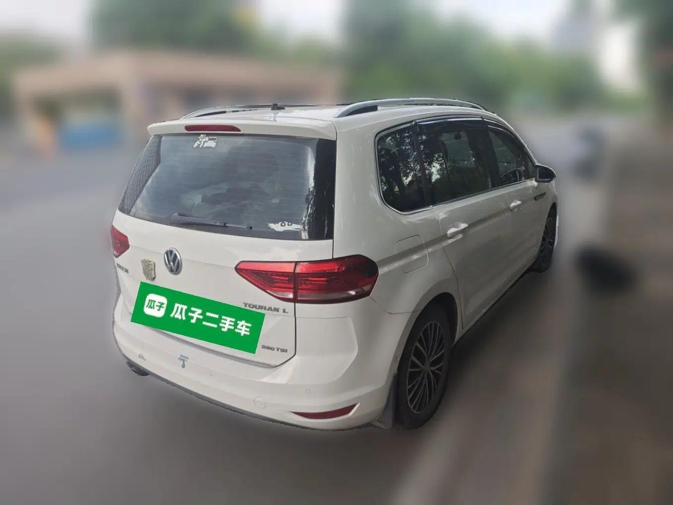 Volkswagen Touran 2016 Volkswagen Touran L 280TSI DSG Luxury Edition — миниатюра 6