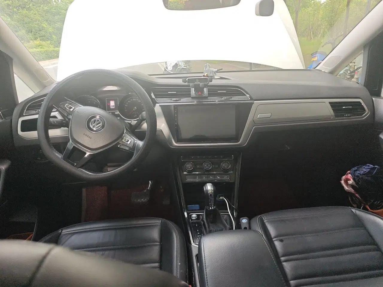 Volkswagen Touran 2016 Volkswagen Touran L 280TSI DSG Luxury Edition — миниатюра 9