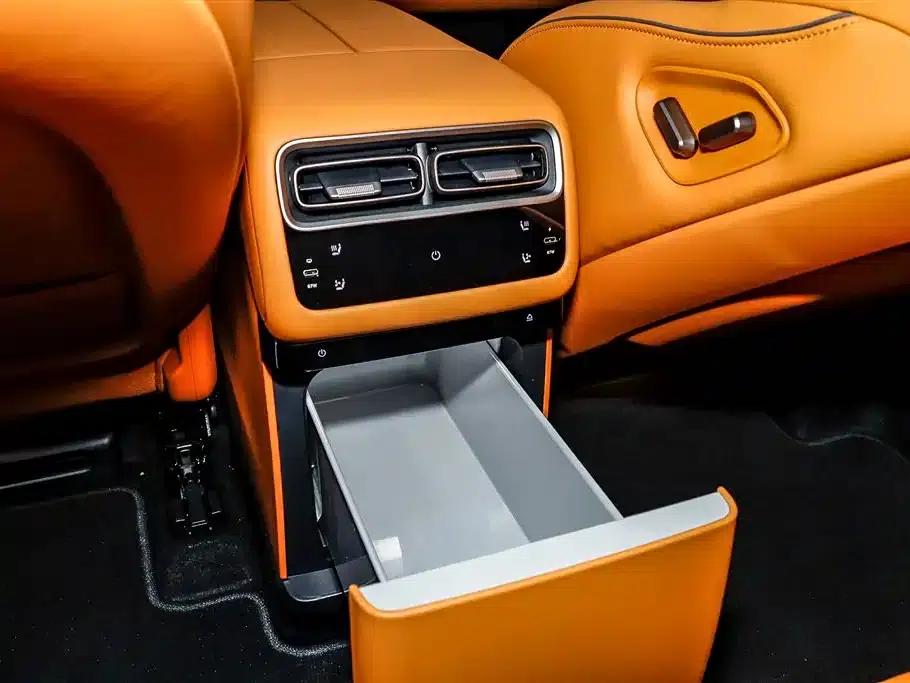 Li Auto i6 2025 Two-Wheel Drive Standard Edition — миниатюра 17