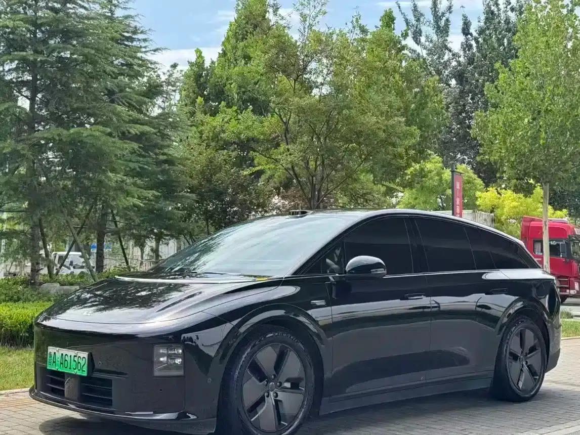 Li Auto i6 2025 Two-Wheel Drive Standard Edition — миниатюра 1
