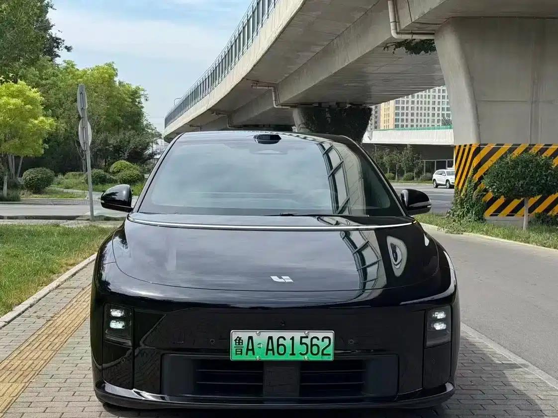 Li Auto i6 2025 Two-Wheel Drive Standard Edition — миниатюра 2
