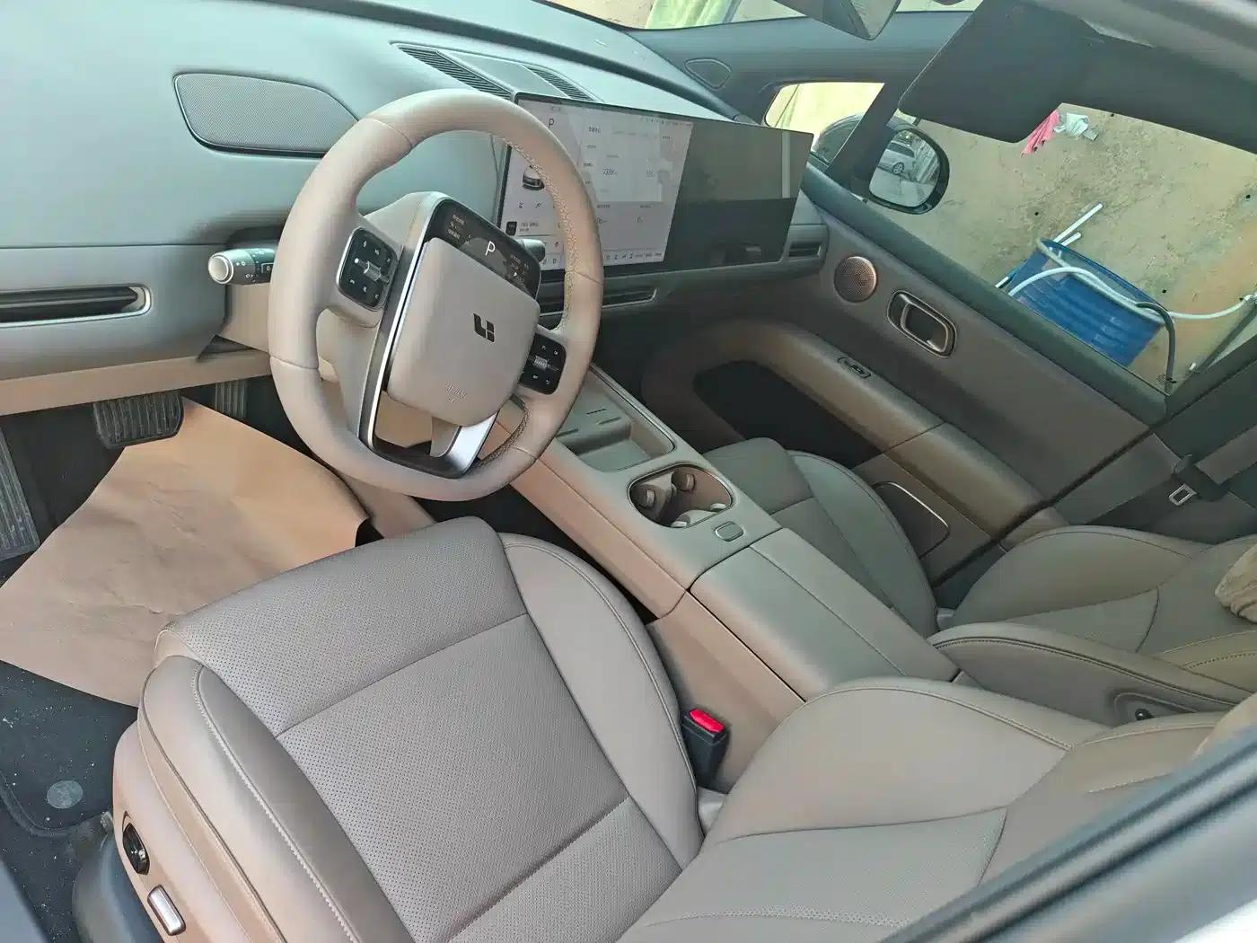 Li Auto i6 2025 Two-Wheel Drive Standard Edition — миниатюра 4