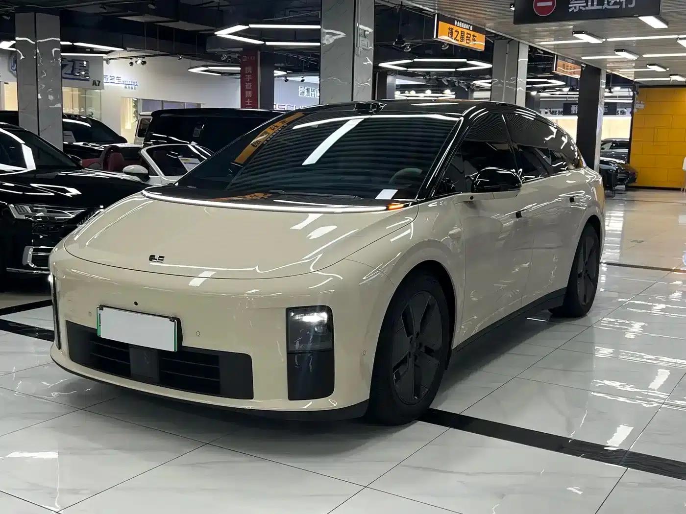 Li Auto i6 2025 Two-Wheel Drive Standard Edition — миниатюра 2