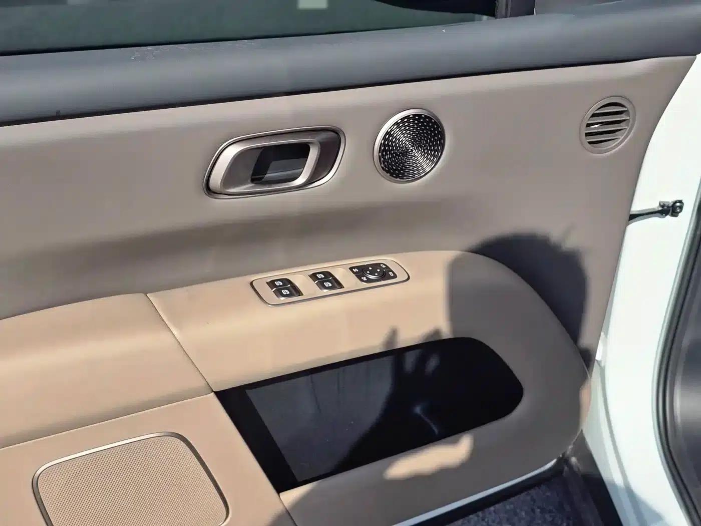 Li Auto i6 2025 Two-Wheel Drive Standard Edition — миниатюра 15