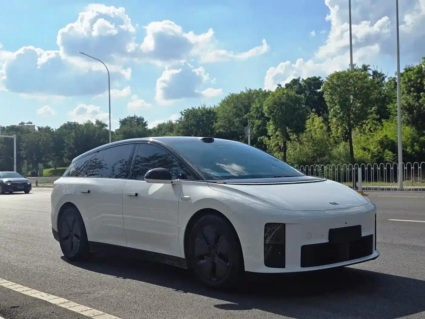 Li Auto i6 2025 Two-Wheel Drive Standard Edition — миниатюра 3