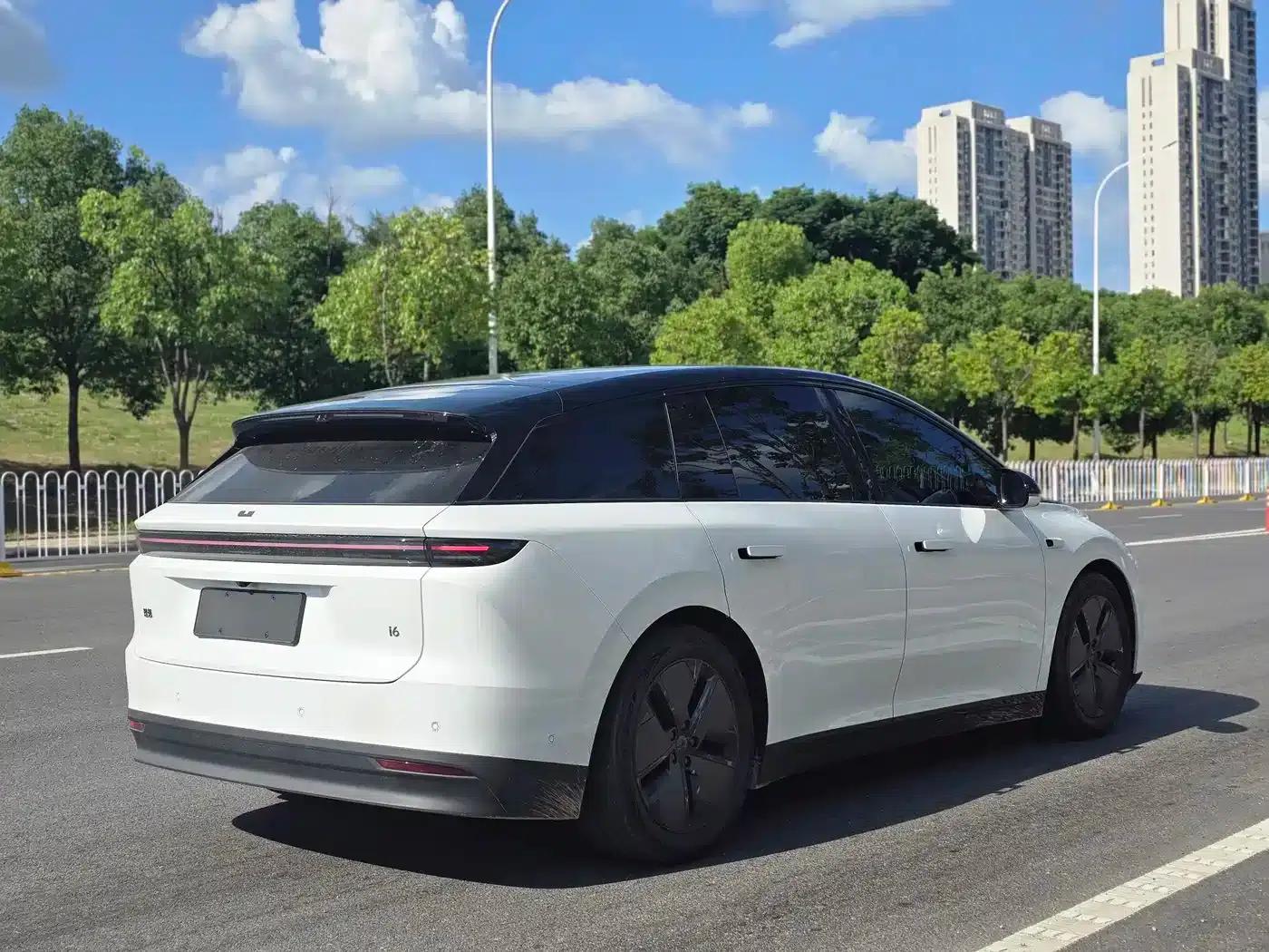 Li Auto i6 2025 Two-Wheel Drive Standard Edition — миниатюра 4