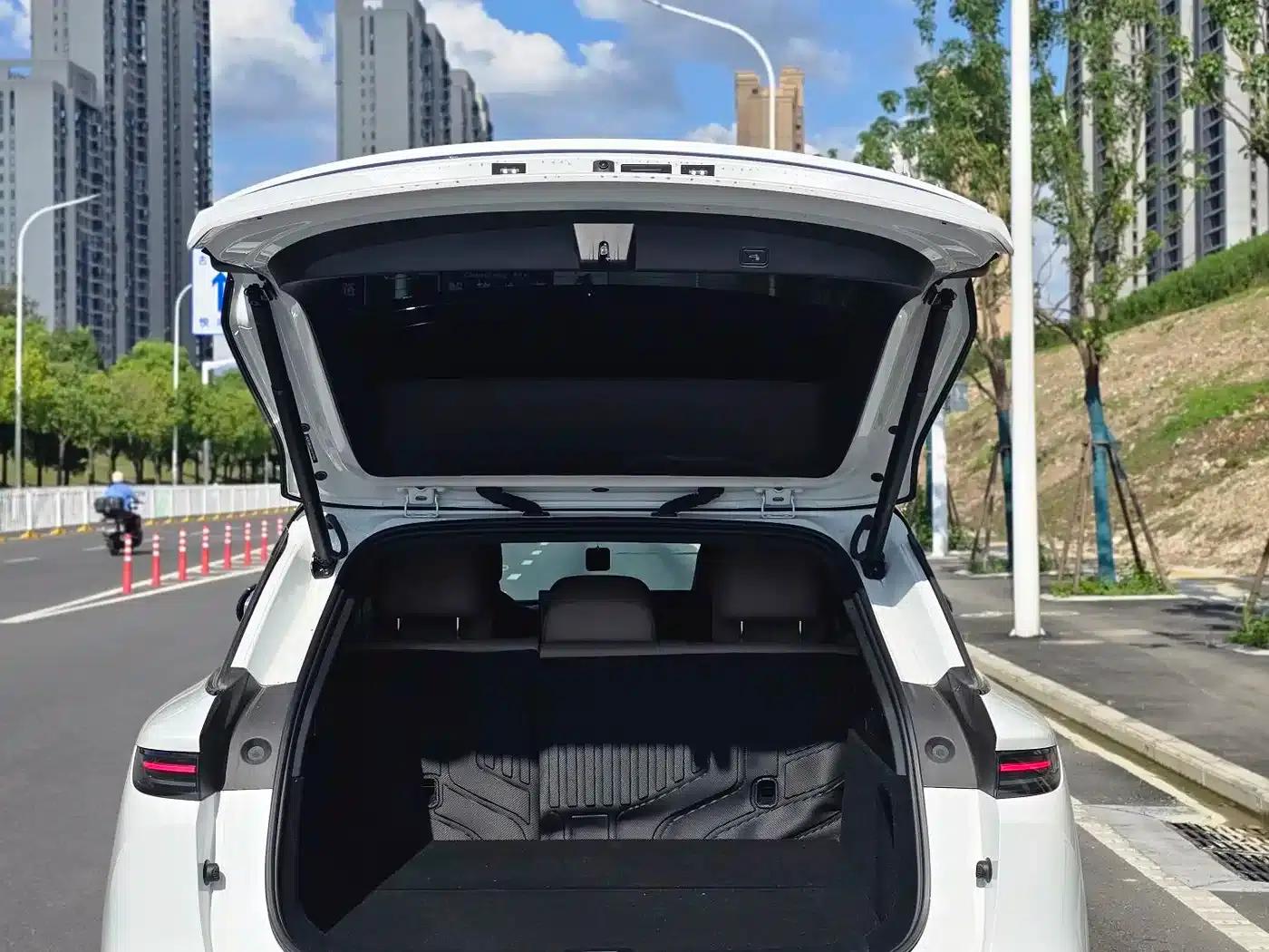 Li Auto i6 2025 Two-Wheel Drive Standard Edition — миниатюра 8