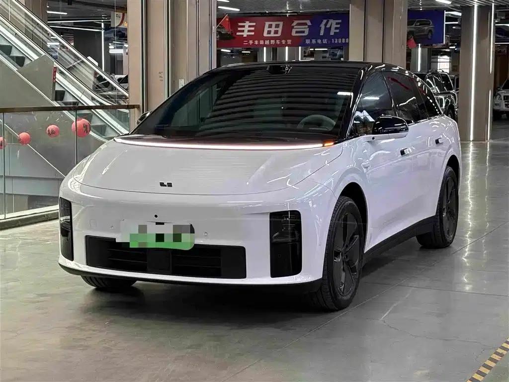 Li Auto i6 2025 Two-Wheel Drive Standard Edition — миниатюра 1