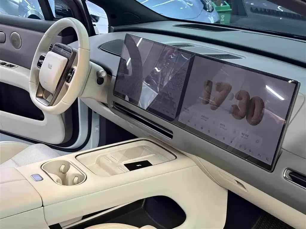 Li Auto i6 2025 Two-Wheel Drive Standard Edition — миниатюра 6