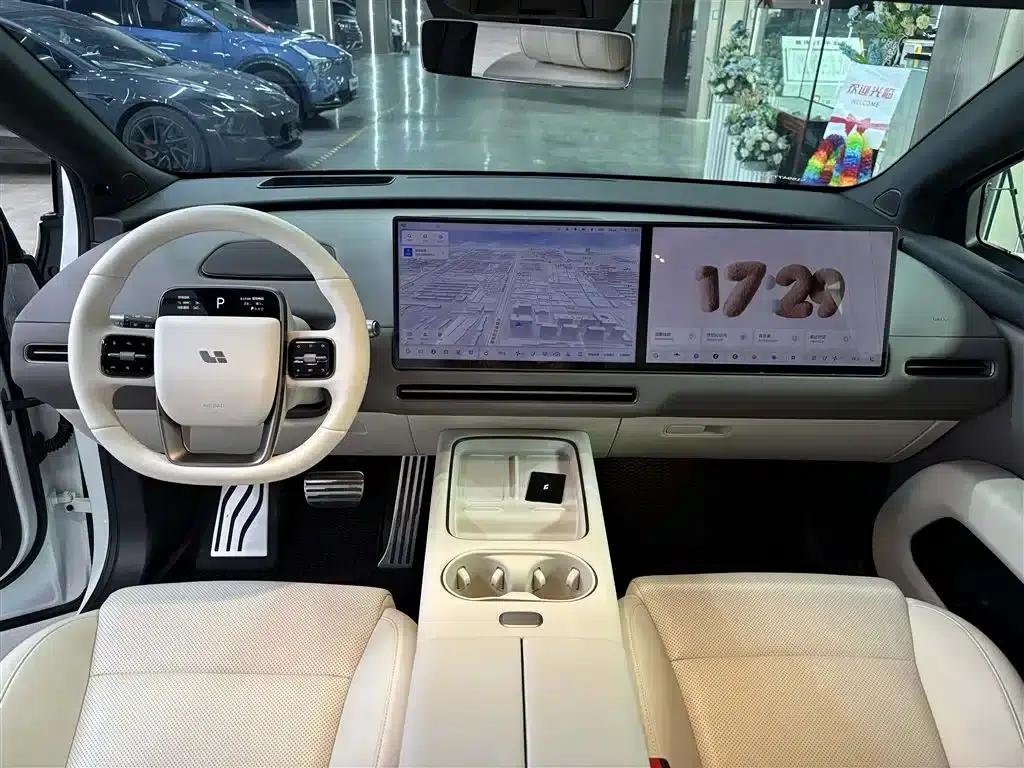 Li Auto i6 2025 Two-Wheel Drive Standard Edition — миниатюра 7
