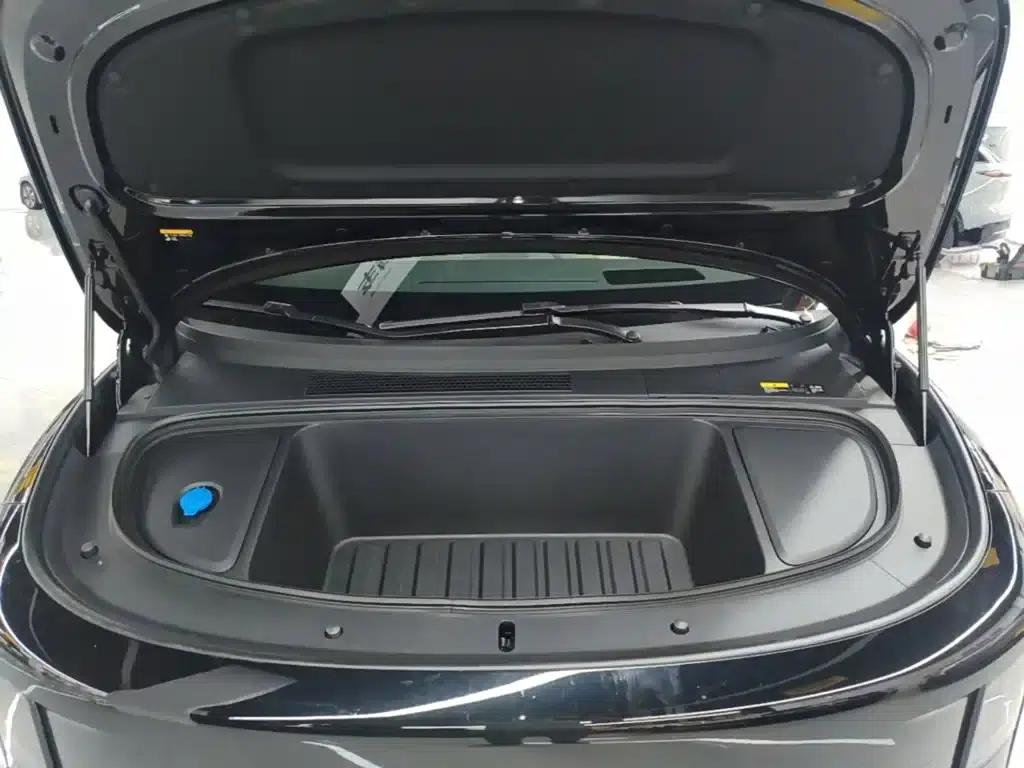 Li Auto i6 2025 Two-Wheel Drive Standard Edition — миниатюра 20