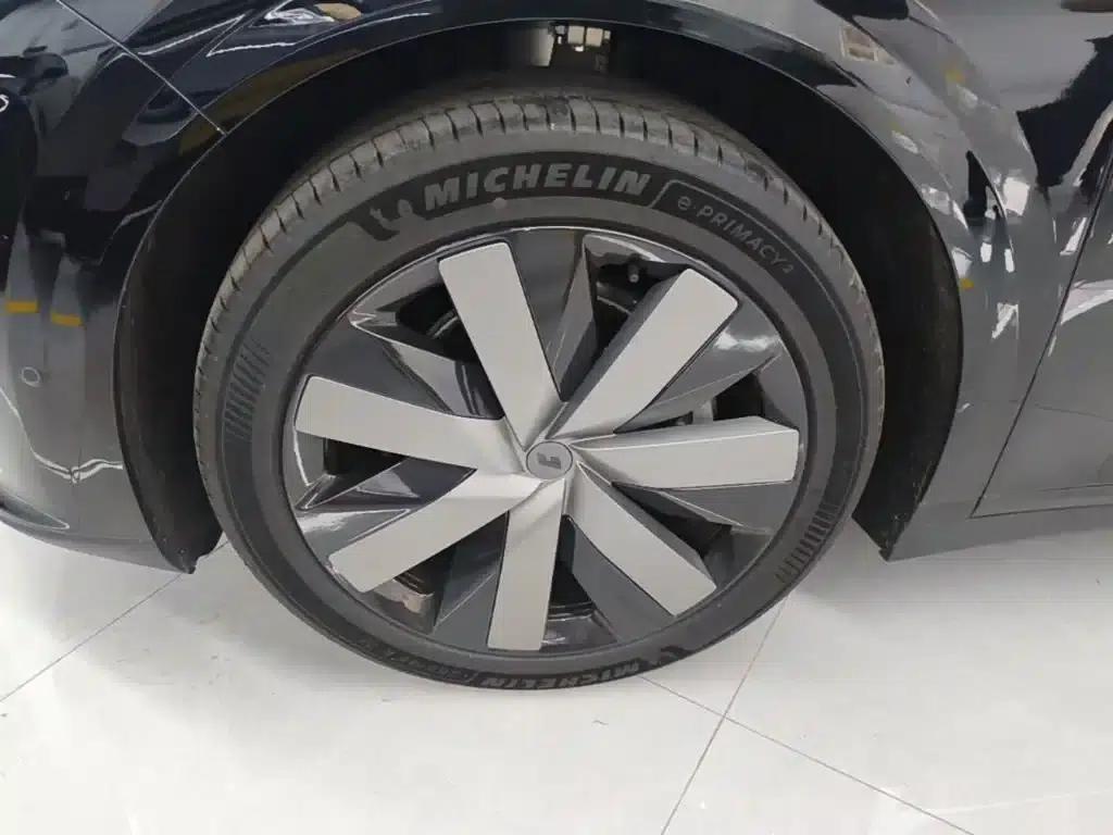Li Auto i6 2025 Two-Wheel Drive Standard Edition — миниатюра 23