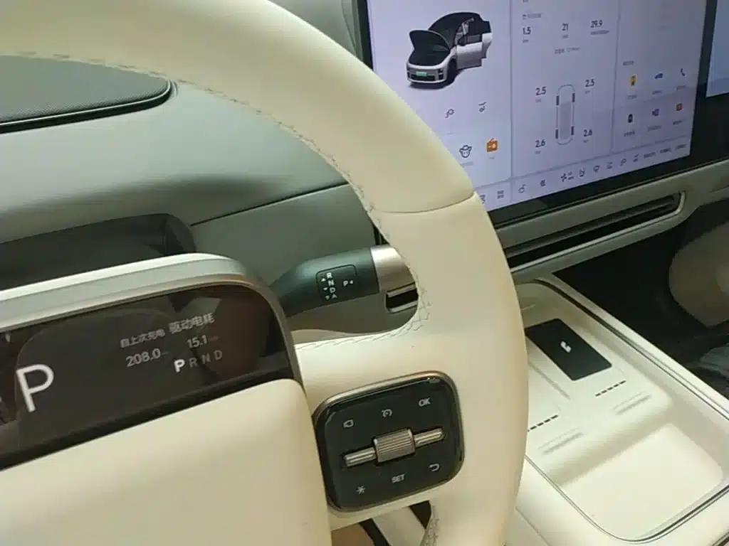 Li Auto i6 2025 Two-Wheel Drive Standard Edition — миниатюра 14