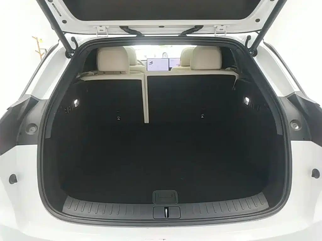 Li Auto i6 2025 Two-Wheel Drive Standard Edition — миниатюра 19