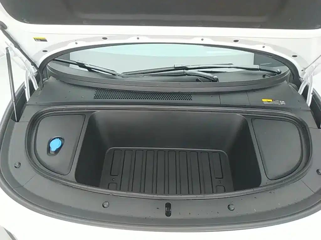 Li Auto i6 2025 Two-Wheel Drive Standard Edition — миниатюра 20