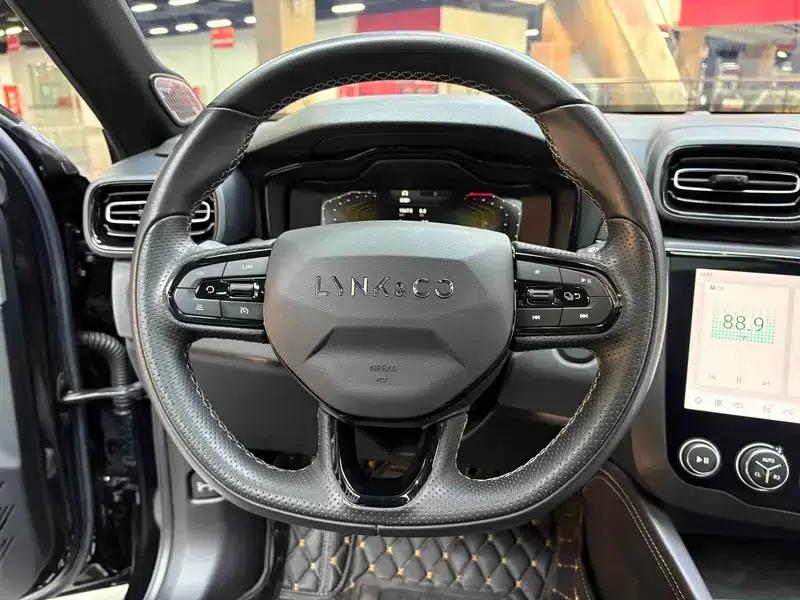 Lynk & Co 03 2022 2.0TD DCT Plus — миниатюра 31